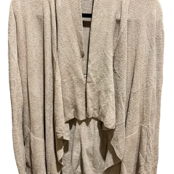 234. WOMENS BAREFOOT DREAMS S/M DETAIL SWEATER - Picture 3 of 4